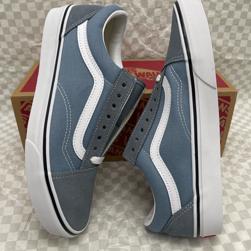 Vans WMNS Old Skool Color Theory Stormy Weather
VN000D9YRV2 Sneakers - Picture 5 of 16